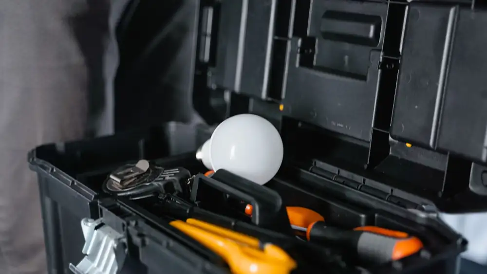 Accessoires auto indispensables : la liste courte de ce qui sert vraiment